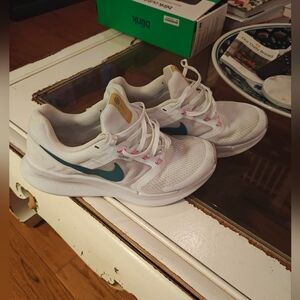 Women's Run Swift 3 Running Sneakers Tennis Shoes White/Teal Sz. 8